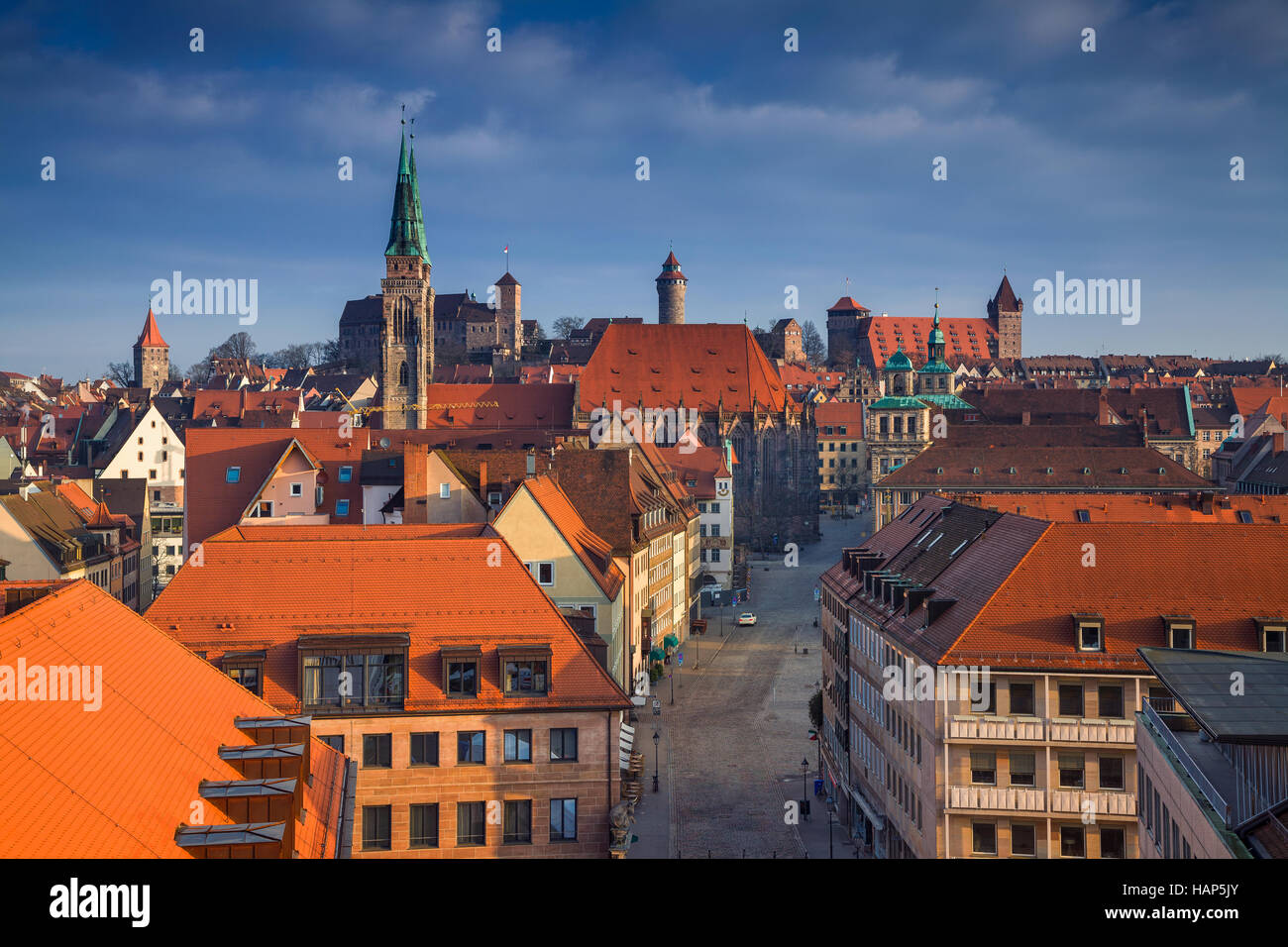 Nuremberg. Droit de Nuremberg Alstadt pendant les jours ensoleillés. Banque D'Images