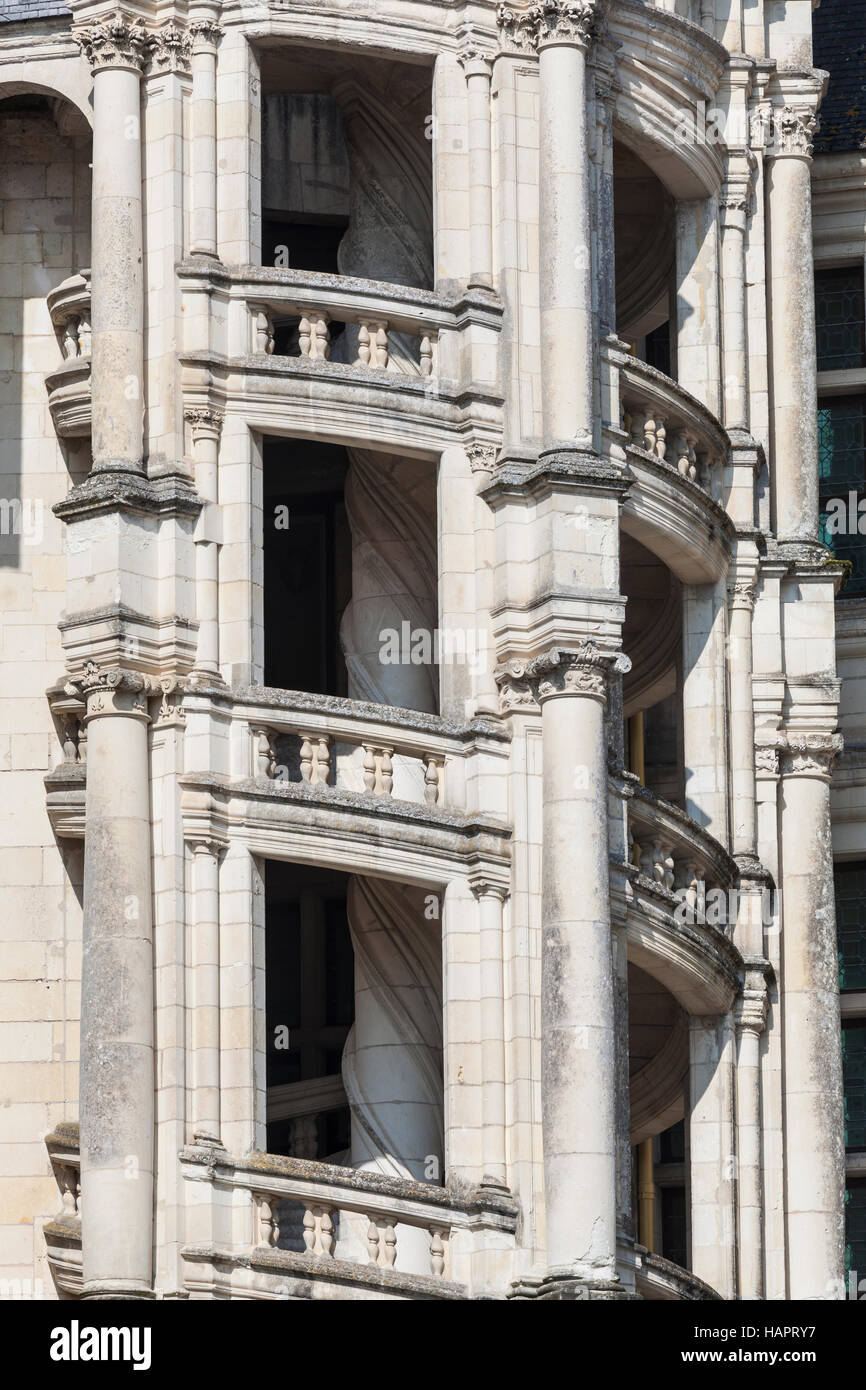 L'un des escaliers en spirale qui monte chaque étage du château. Celui-ci mène jusqu'à la chapelle. Banque D'Images