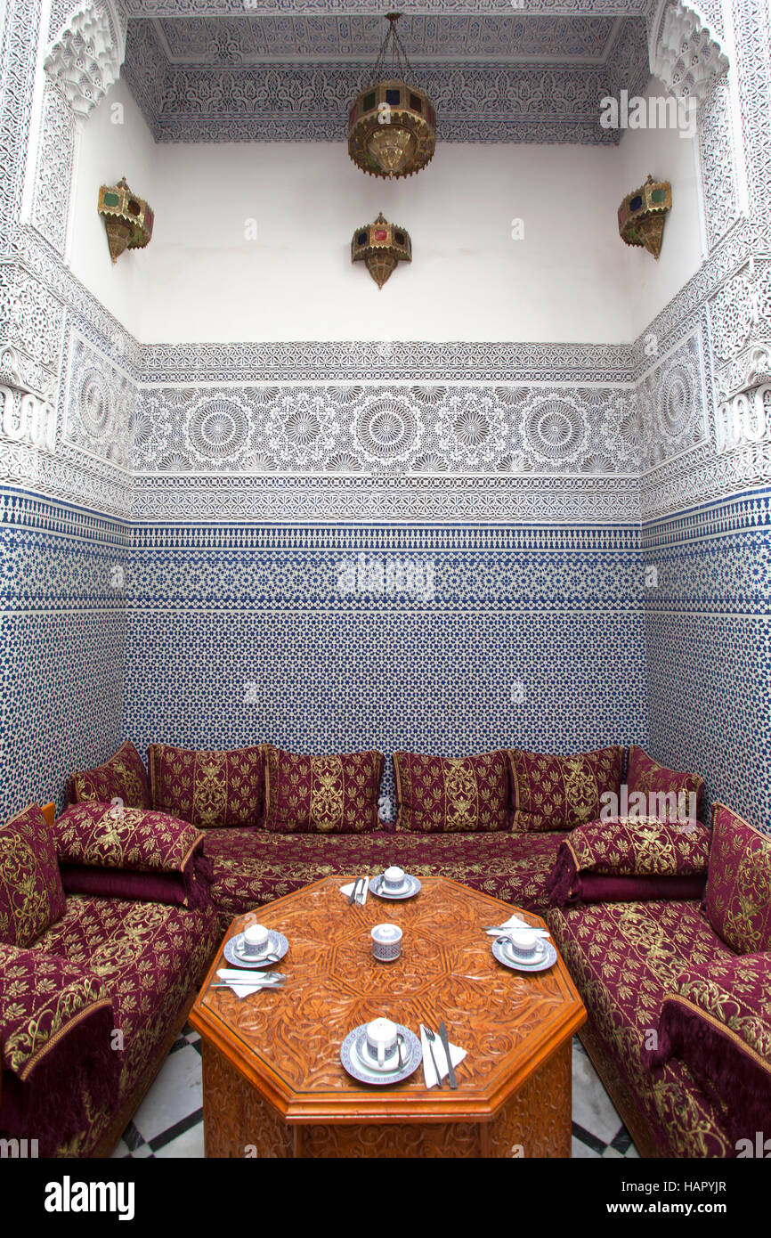 Petit-déjeuner à la guest house Fez Dar Tahra, Maroc. Banque D'Images