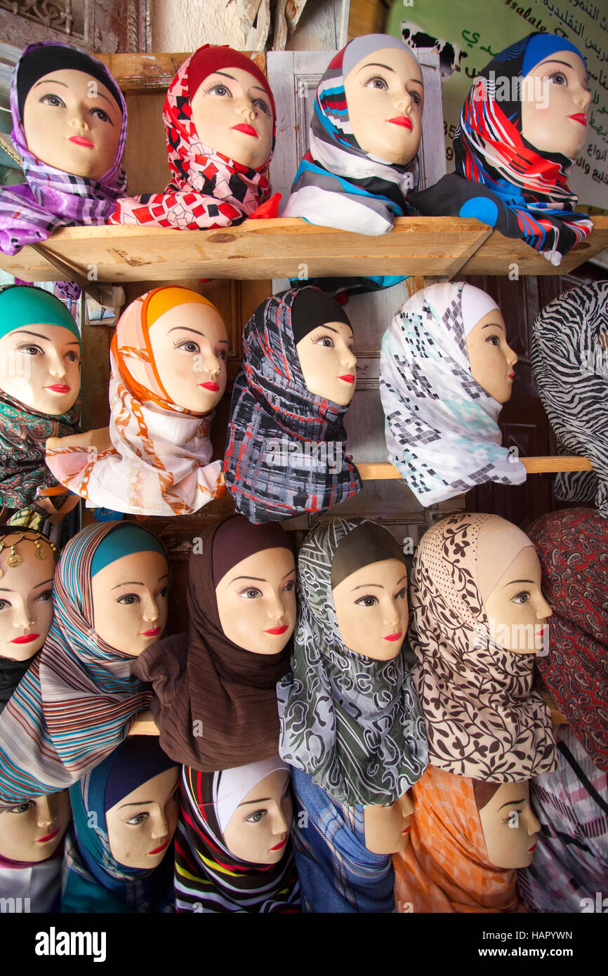Moroccan womens women's clothes Banque de photographies et d'images à haute  résolution - Alamy