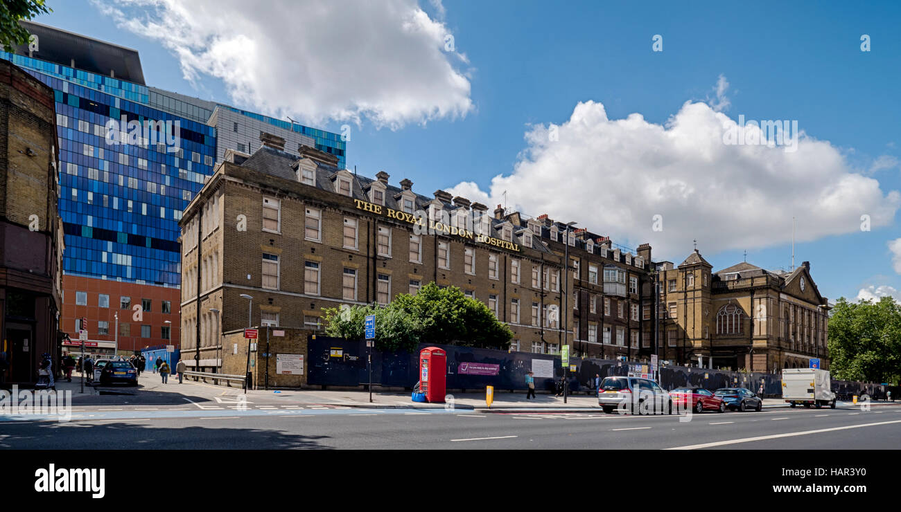 Royal London Hospital bâtiments anciens et nouveaux sur Whitechapel Road dans l'East End de Londres Banque D'Images