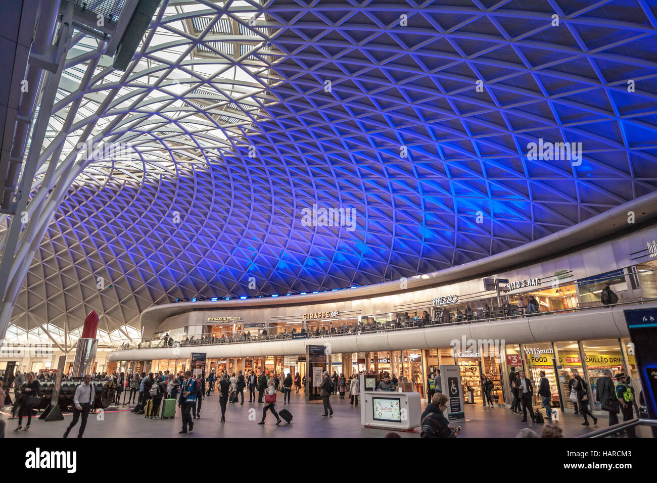 King's Cross station de train architecture d'intérieur Banque D'Images