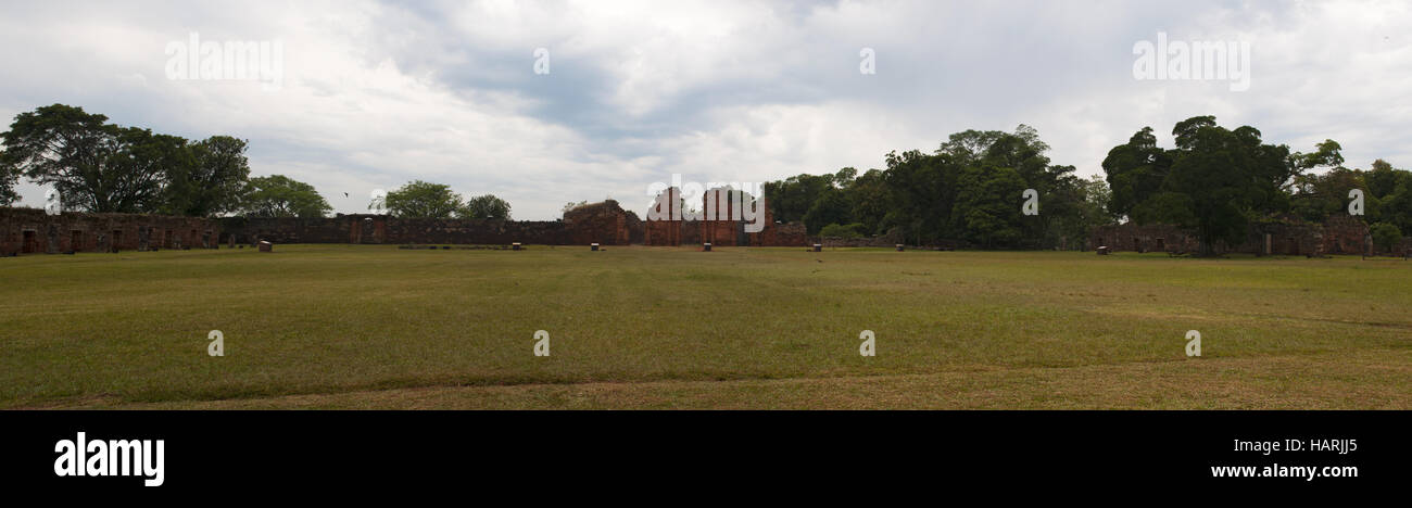 Argentine : ruines de San Ignacio Minì, l'une des nombreuses missions fondée en 1632 par les jésuites de l'époque coloniale espagnole Banque D'Images