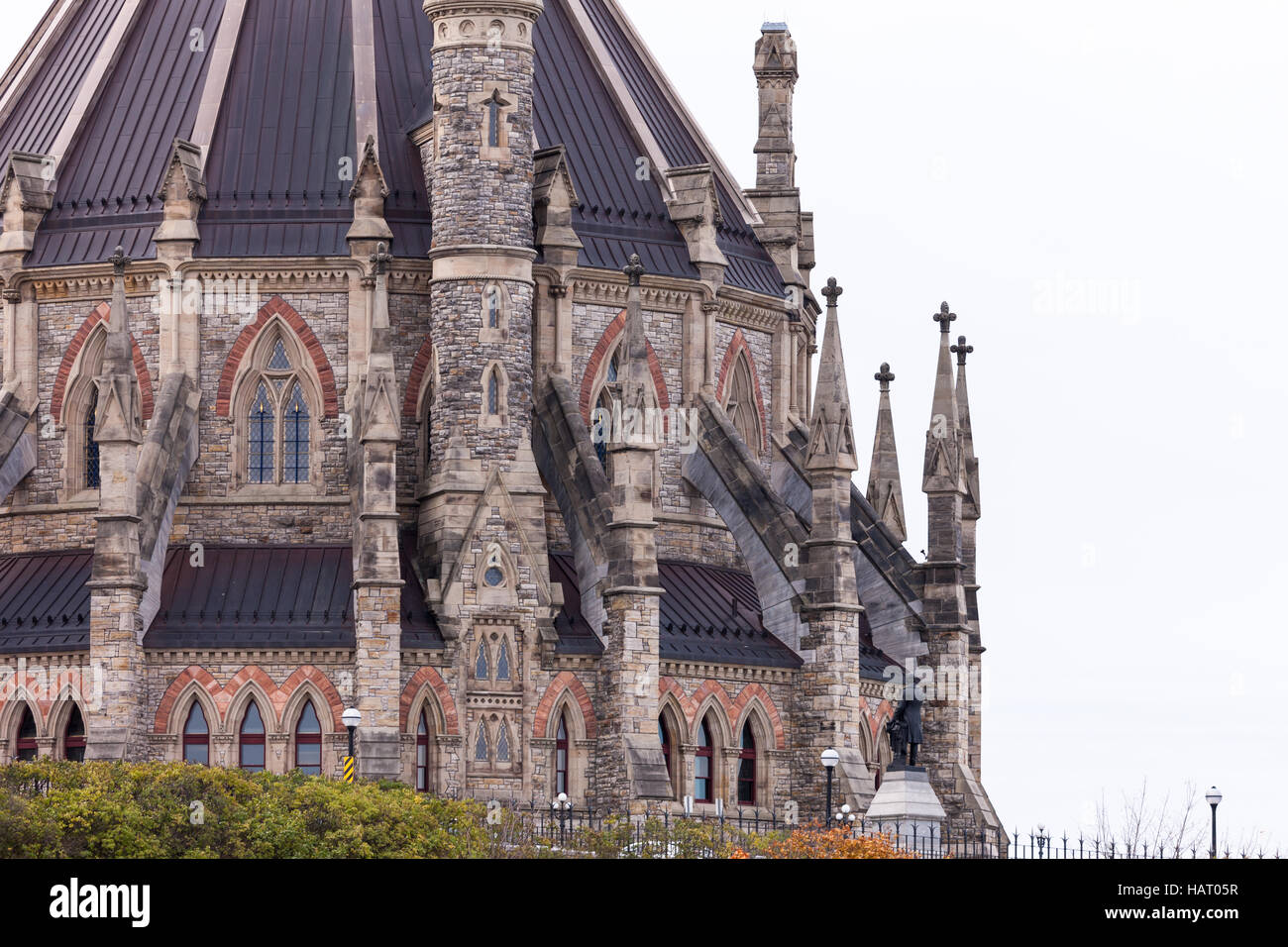 La Bibliothèque du Parlement situé à l'arrière de l'Édifice du Centre du Parlement bâtiments situés à Ottawa, Ontario, Canada. Les travaux ont commencé sur le Banque D'Images