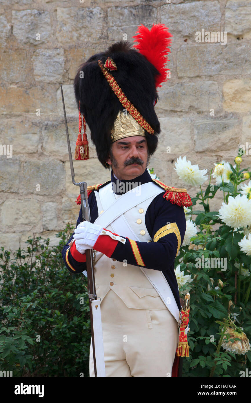 Un grenadier de la vieille garde de Napoléon Ier au Château de Malmaison près de Paris, France Banque D'Images