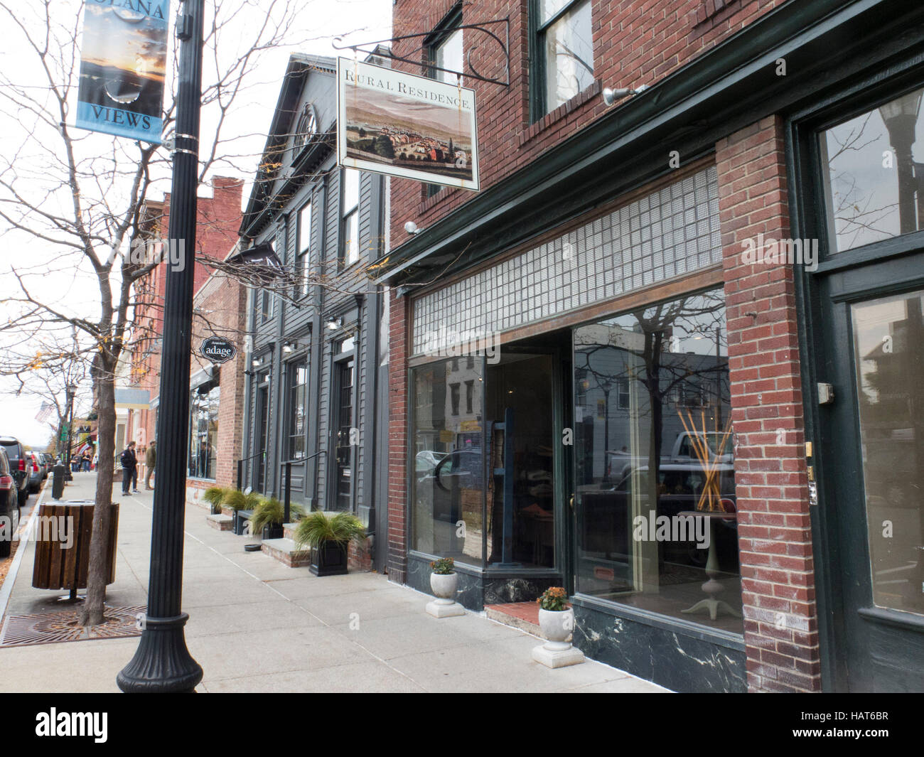 Scène de rue sur Warren Street à Hudson, New York. Banque D'Images