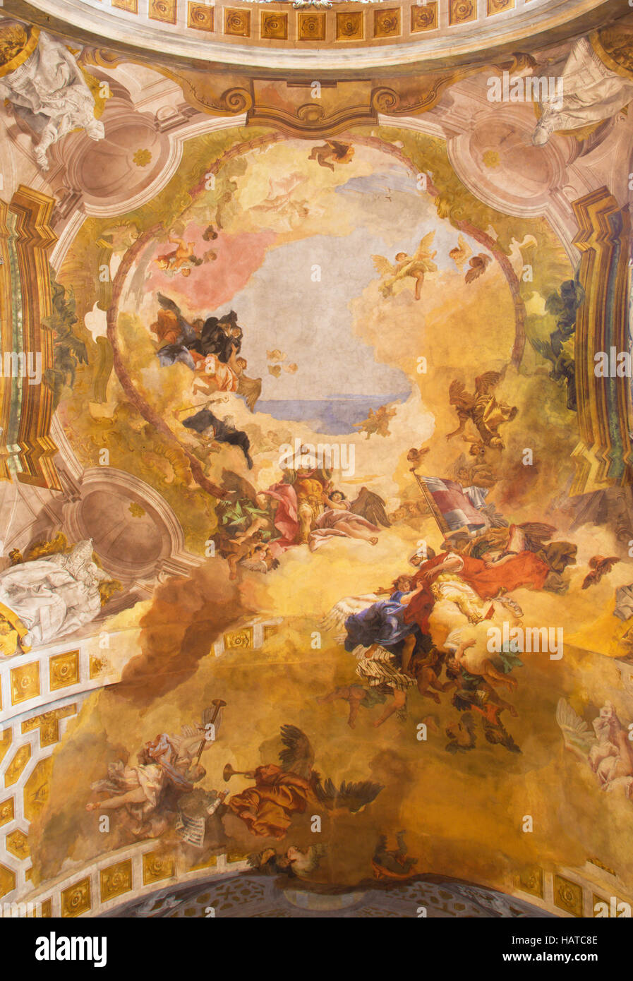 Brescia - fresque au plafond d'apothéose de saints Faustino, Giovita, Benoît et Scholastique à l'église Chiesa di San Faustino Banque D'Images