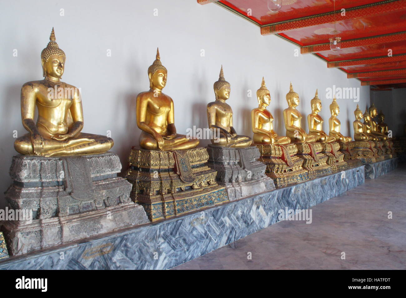 Temple du Bouddha bouddhisme bouddha Wat expressif Banque D'Images