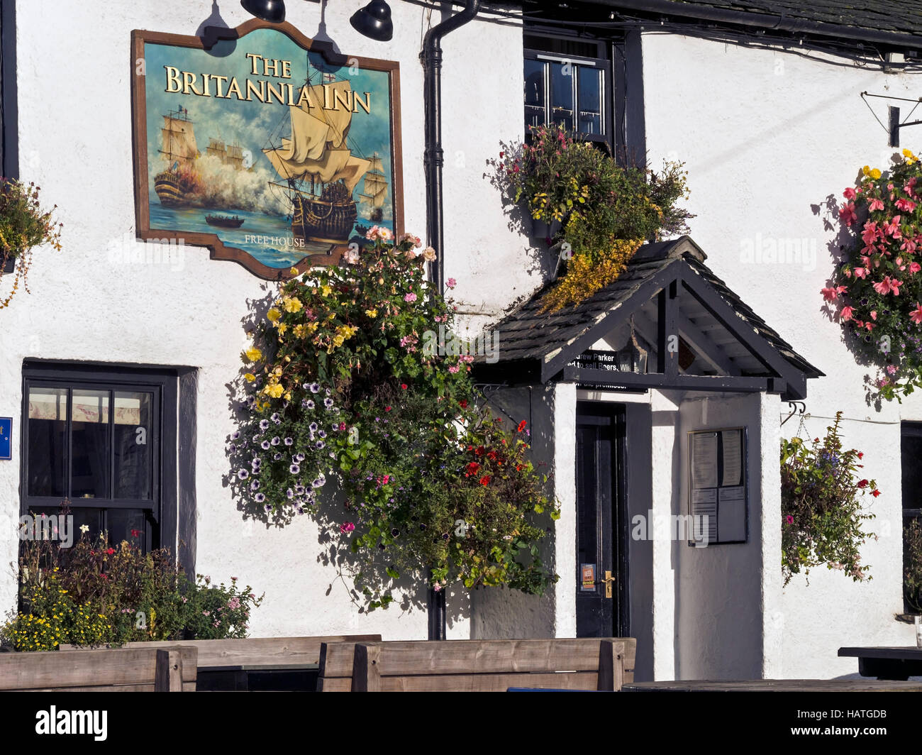 Britannia Inn pub anglais traditionnel, Lake Road, Lake District, Cumbria, England, UK. Banque D'Images