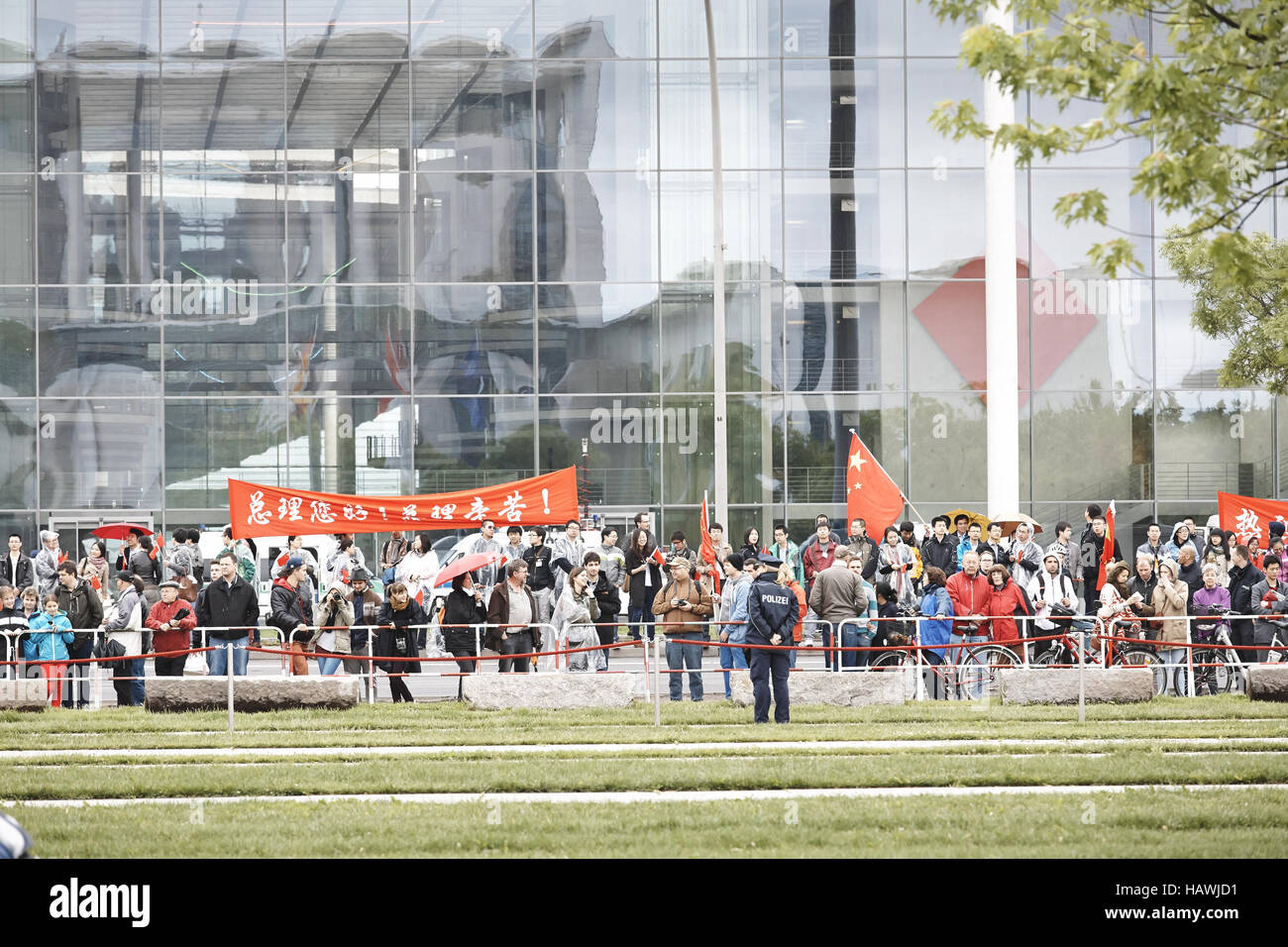 Les gens manifester à Berlin Banque D'Images