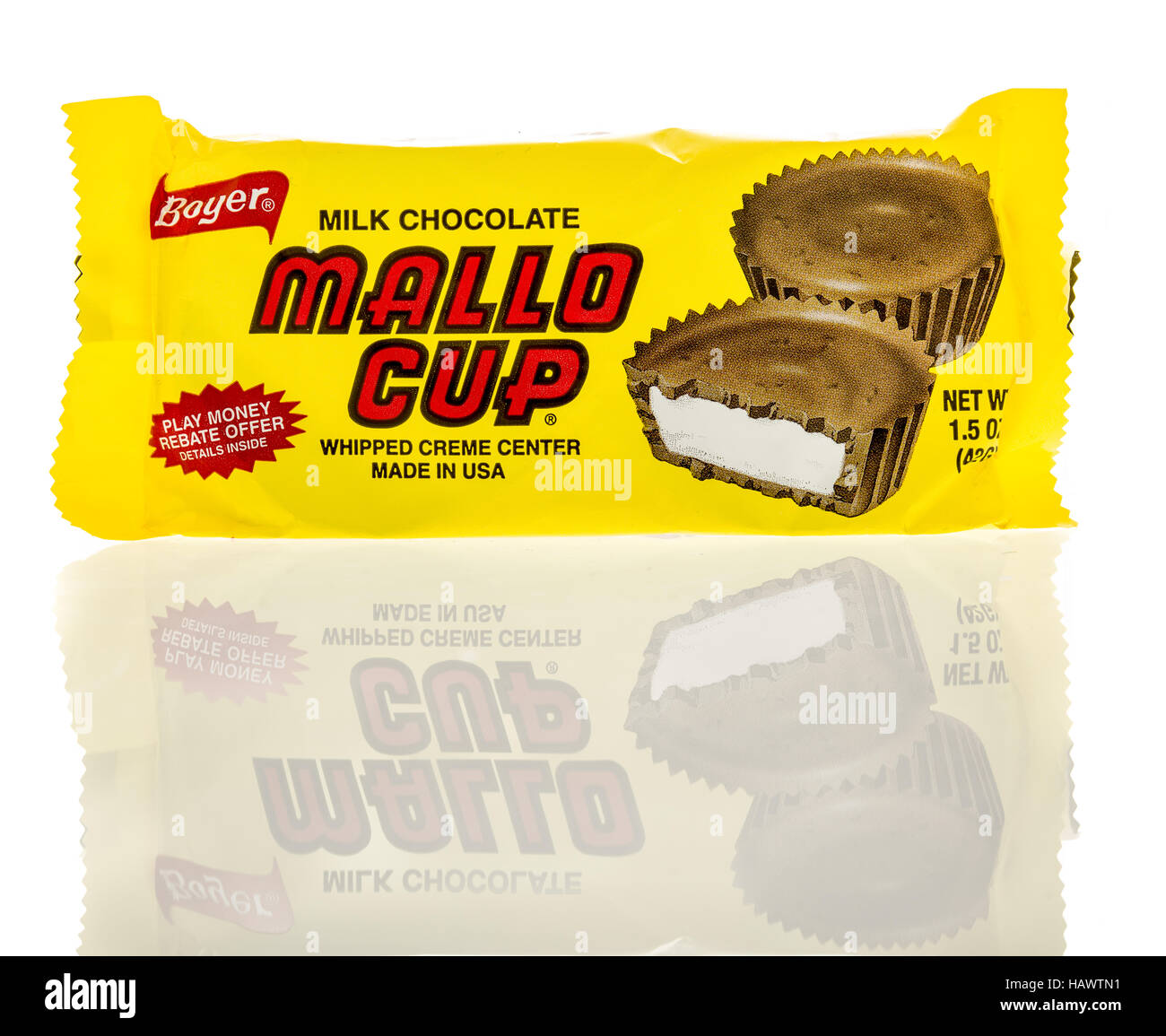 Winneconne, WI - 30 novembre 2016 : Paquet de Mallo Cup le chocolat au lait par Boyer sur un fond isolé. Banque D'Images