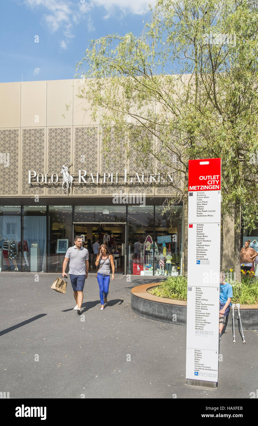 Polo par étiquette ralph lauren Banque de photographies et d’images à haute résolution Alamy