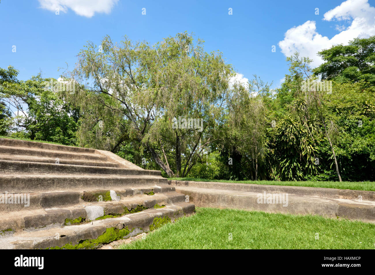 Tazumal site archéologique de la civilisation Maya en El Salvador. C'est un complexe architectural au sein de la plus grande zone de l'ancienne TCI Mésoaméricain Banque D'Images