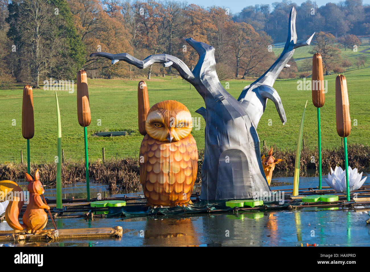 Festival de Noël de lumière à Longleat Safari Park pour célébrer le 50e anniversaire du avec le thème de l'île owl Beatrix Potter. Banque D'Images