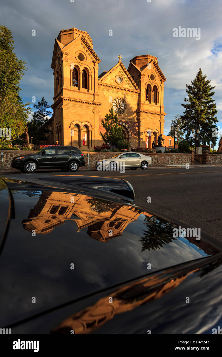 Basilique Cathédrale de Saint François d'assise construite en 1880 est une date majeure dans le coeur de Santa Fe, NM, USA. Banque D'Images
