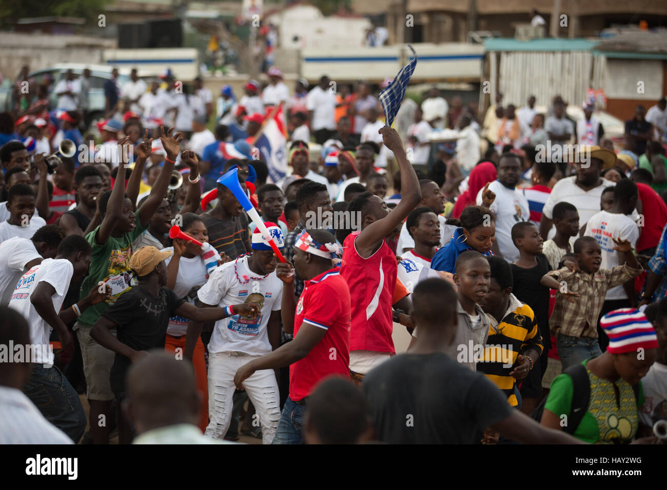 Accra, Ghana. 06Th Dec, 2016. Le Nouveau parti patriotique (NPP) parti politique est titulaire d'un rassemblement dans la région de Accra Ashalebotwe avant l'élection présidentielle et le Parlement le 7 décembre. © Louise Wateridge/Pacific Press/Alamy Live News Banque D'Images