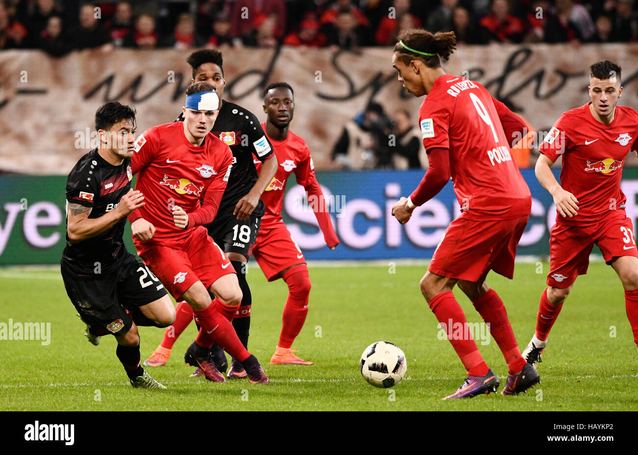 BayArena Leverkusen Allemagne 18.11.2016, 1ère journée de la saison 2016/17 Bundesliga Bayer 04 Leverkusen11, vs RB Leipzig ---- v.li.:Charles Aranguiz (LEV), Marcel Sabitzer (Leipzig), Wendell (Leverkusen), Naby Ke•ta (Keita, Leipzig), Yussuf Poulsen (Leipzig), Diego Demme (Leipzig) Banque D'Images