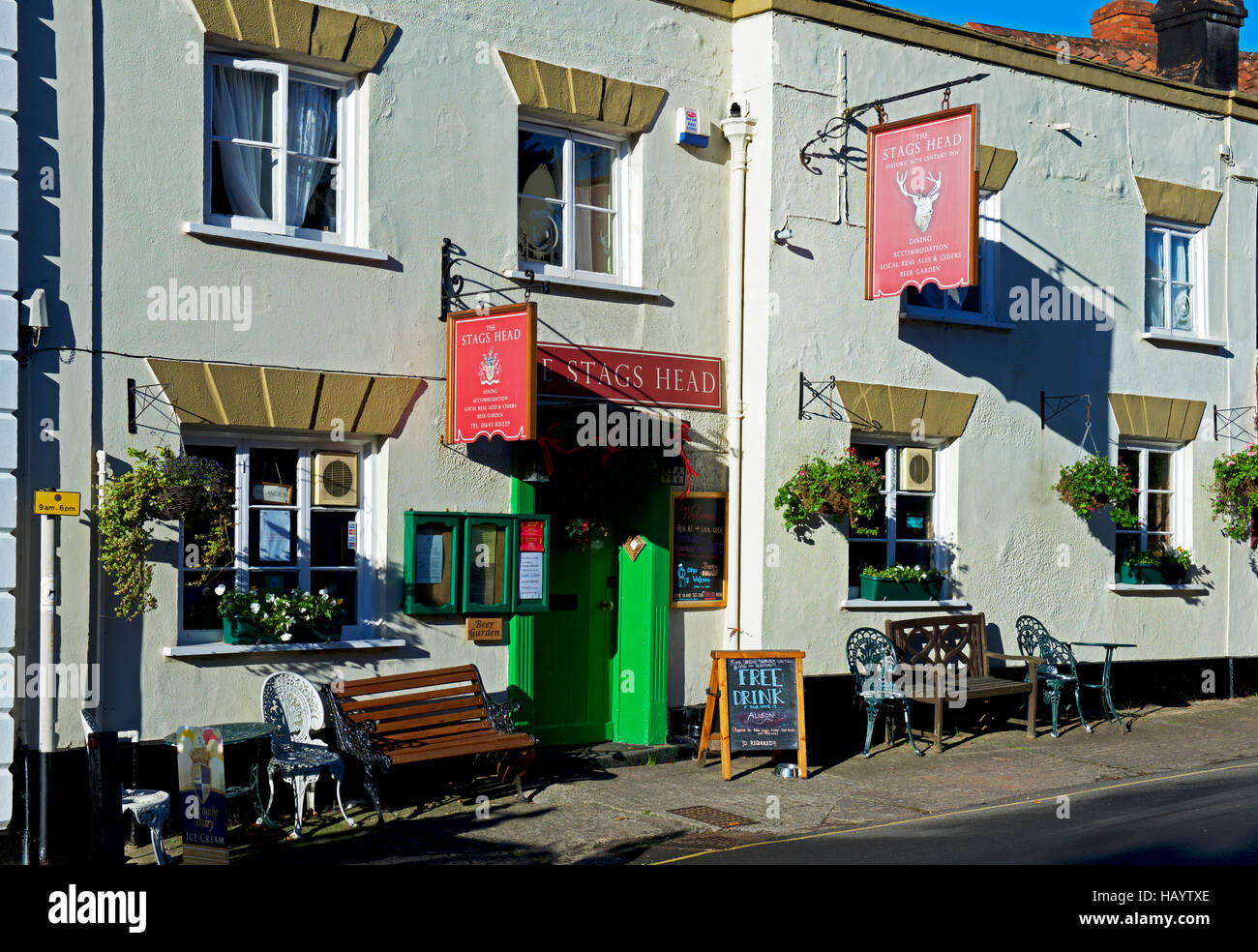 Les Stags Head pub dans le village de Dunster, Somerset, England UK Banque D'Images