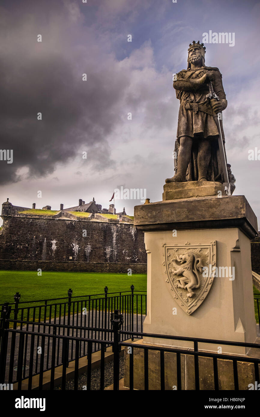 Statue du roi Robert the Bruce à l'extérieur du château de Stirling, Stirling, Ecosse Banque D'Images