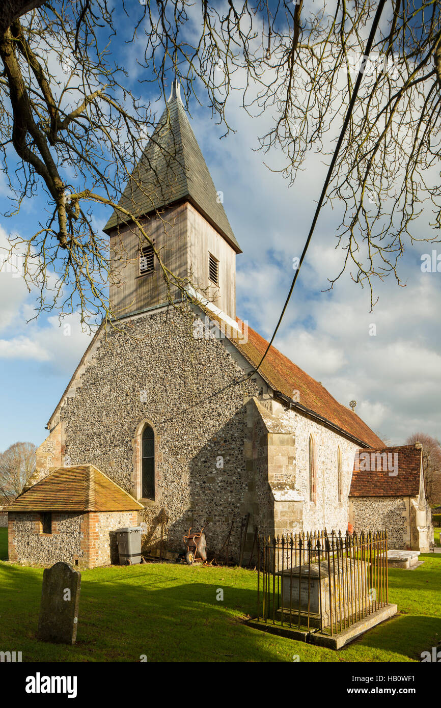 Après-midi d'automne à St Peter's & Paul's Church à Exton, Hampshire, Angleterre. Banque D'Images