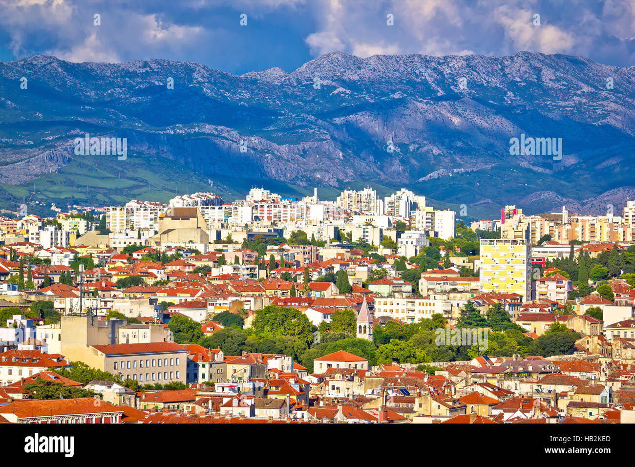 La ville de Split et de montagne Mosor Banque D'Images