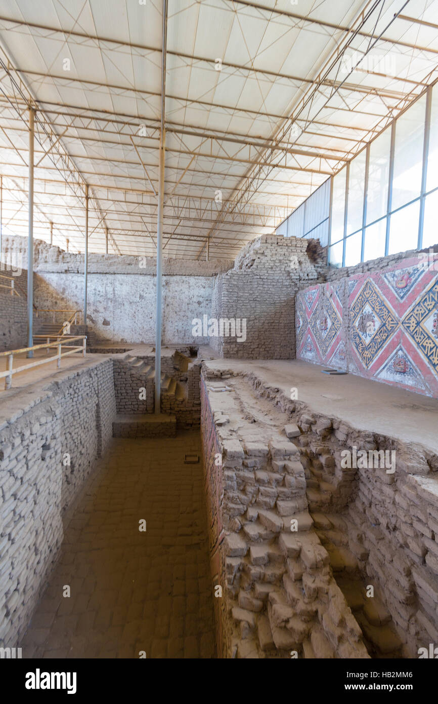 Site archéologique de Huaca del Sol y de la Luna (Temple du Soleil et de la Lune) dans la région de Trujillo, au Pérou. Site a été construit dans la période moche. Banque D'Images