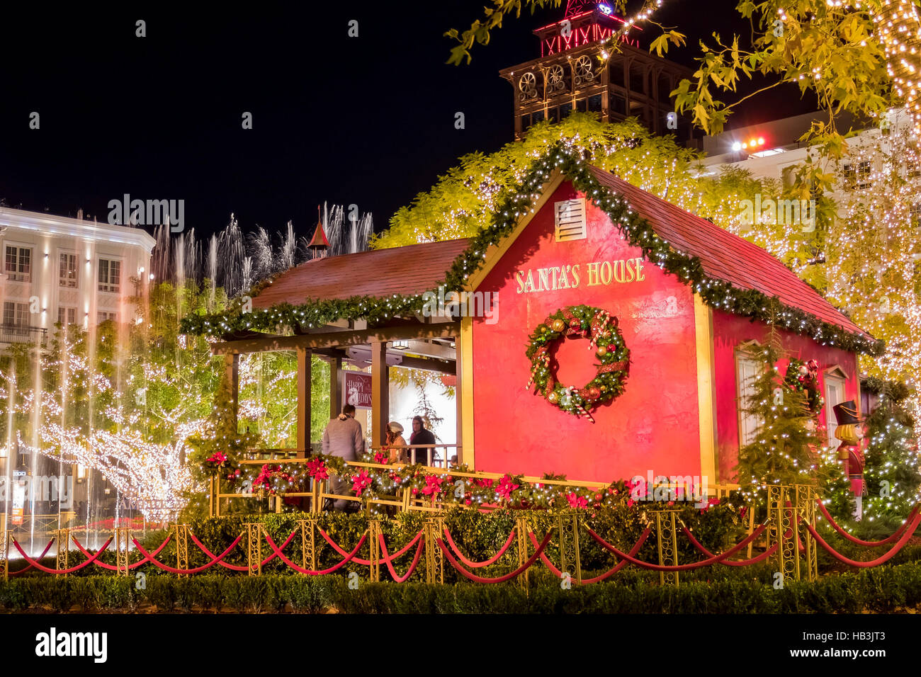 DEC 2, Laval : Santa's house et Chrismtas s'allume au centre d'achats le déc 2, 2016, à Glendale Banque D'Images