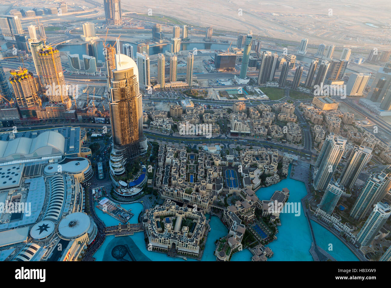 Vue aérienne du centre-ville de Dubaï avec ciel bleu Banque D'Images