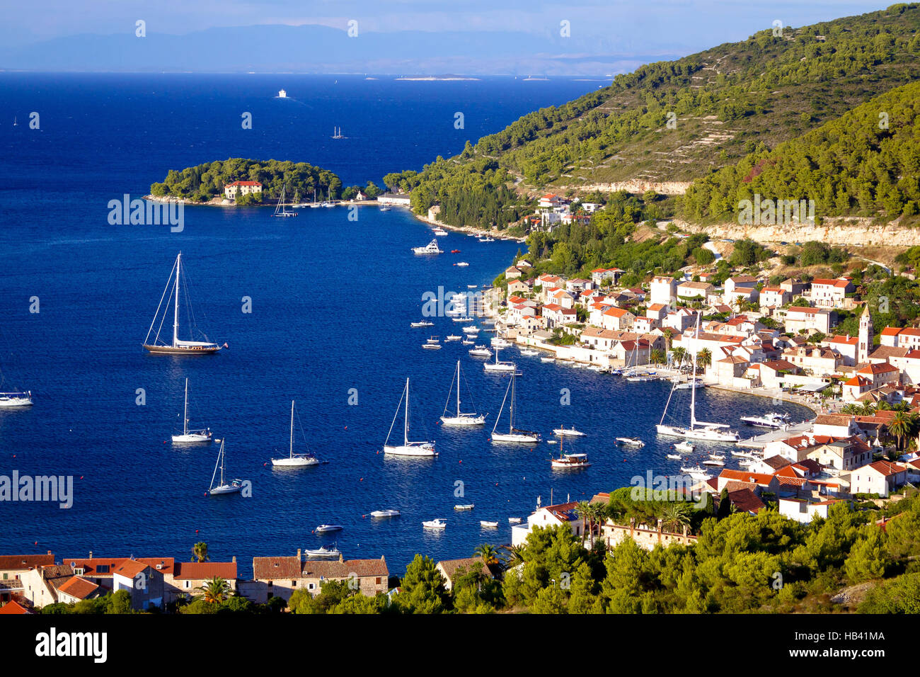 Île de Vis yachting bay Banque D'Images