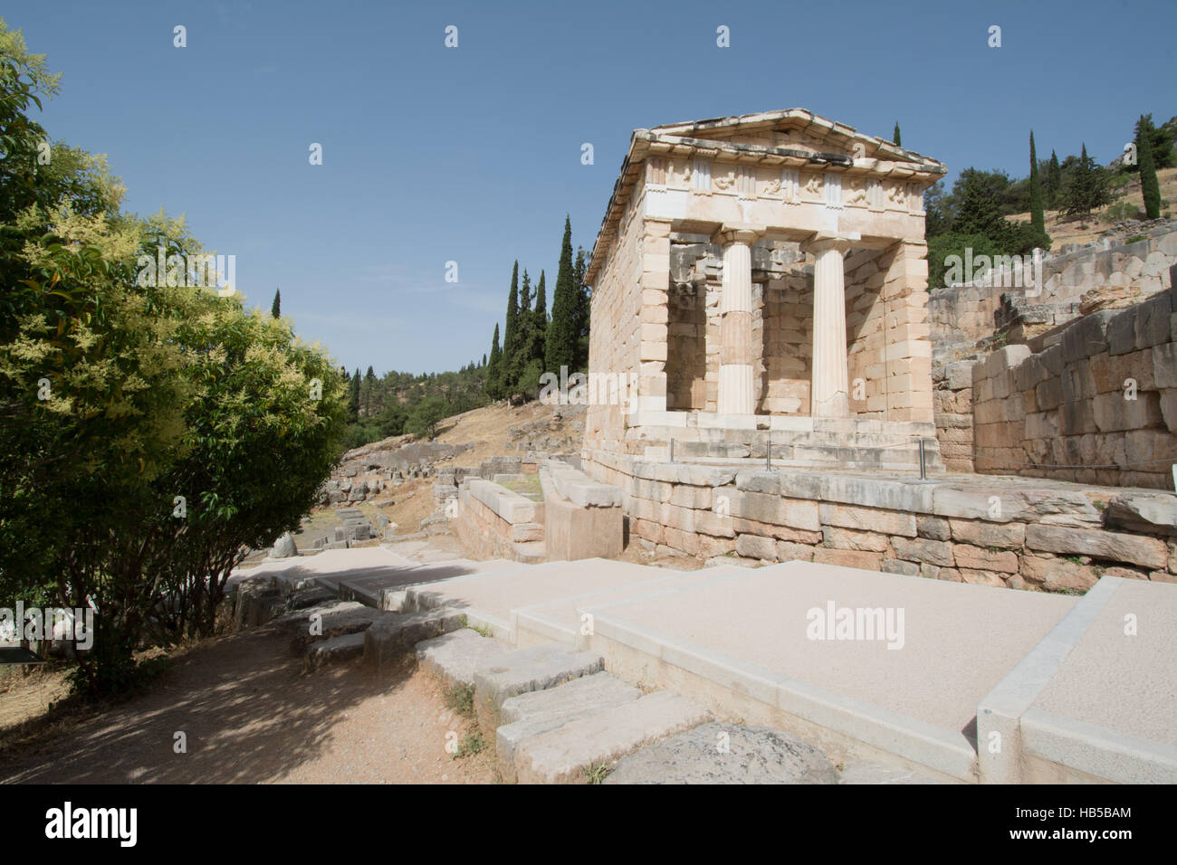 Le site archéologique de Delphes, en Grèce - le trésor d'Athènes Banque D'Images