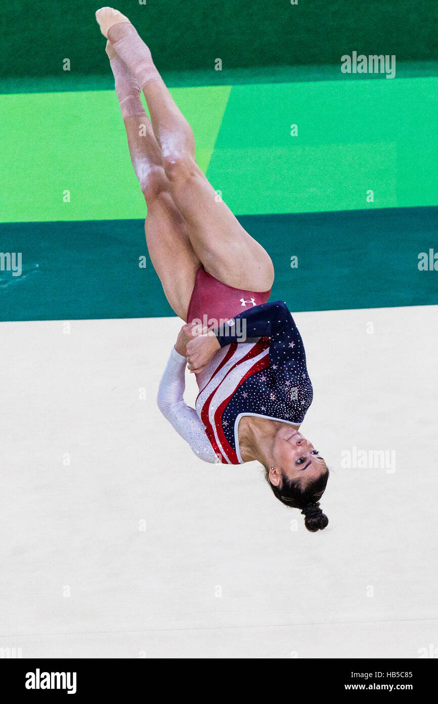 Rio de Janeiro, Brésil. 9 août 2016. Alexandra Raisman (USA) effectue l'exercice au sol dans le cadre de l'épreuve qui l'équipe de gymnastique féminine Banque D'Images