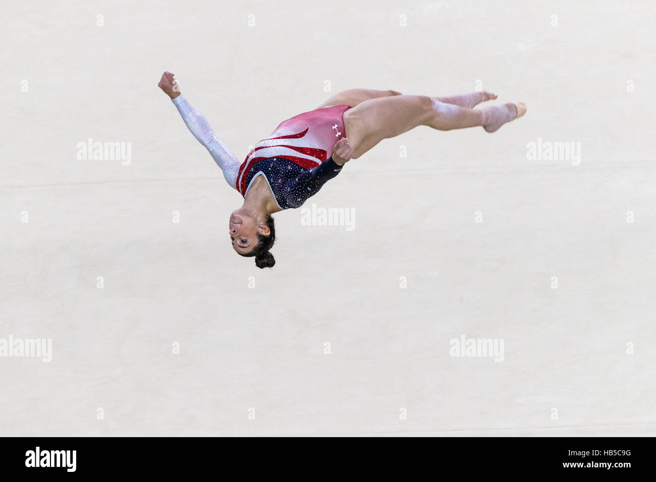 Rio de Janeiro, Brésil. 9 août 2016. Alexandra Raisman (USA) effectue l'exercice au sol dans le cadre de l'épreuve qui l'équipe de gymnastique féminine Banque D'Images