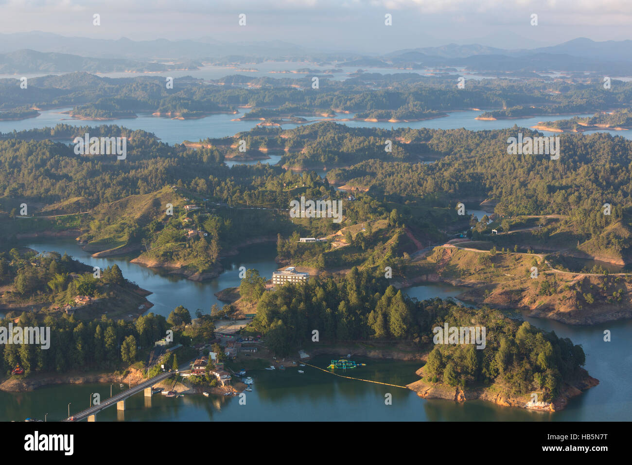Les lacs et les îles à Guatape en Antioquia, Colombie Banque D'Images