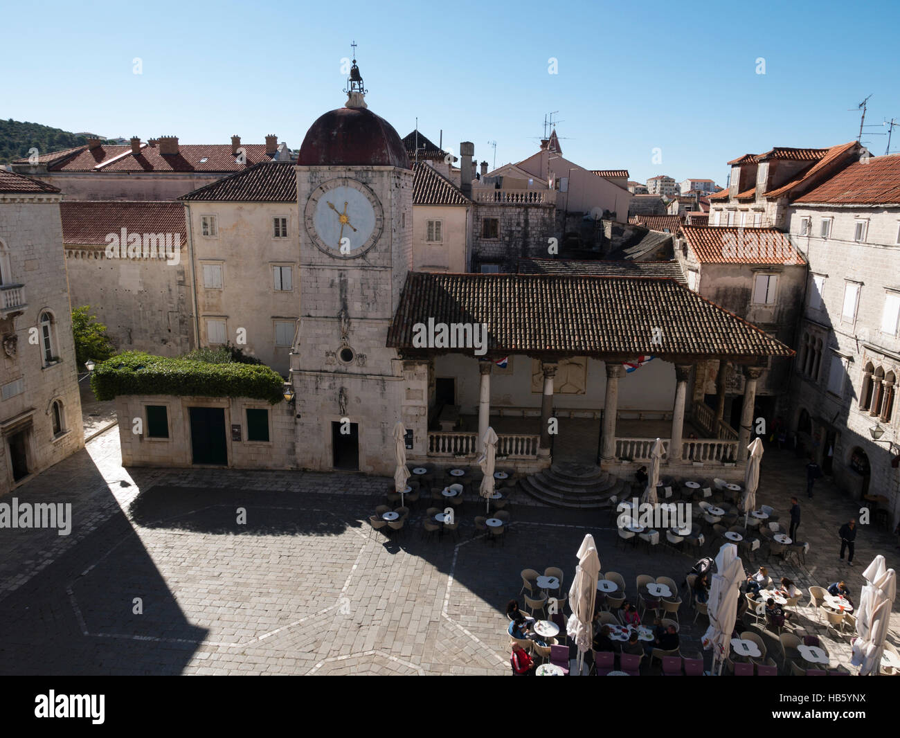 La ville historique de Trogir viewd de la cathédrale de St Lawrence, Trogir, la côte dalmate, République de Croatie. Banque D'Images