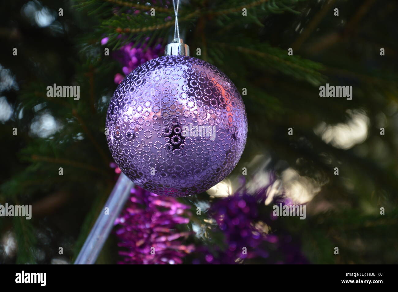 Boule décorative pour décorer l'arbre de Noël à l'occasion de Noël et du Nouvel An Banque D'Images