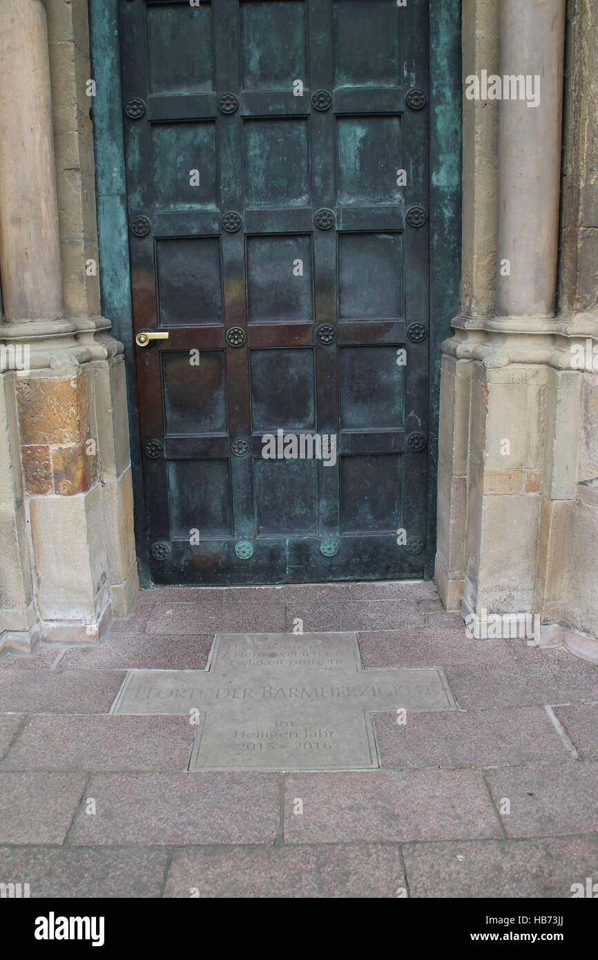 Une porte de l’église Banque D'Images