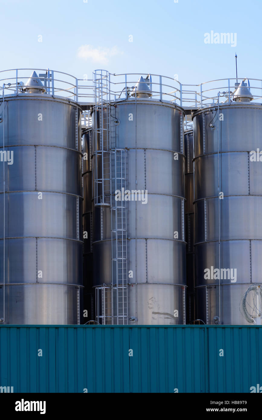 L'usine de traitement avec un réservoir Banque D'Images