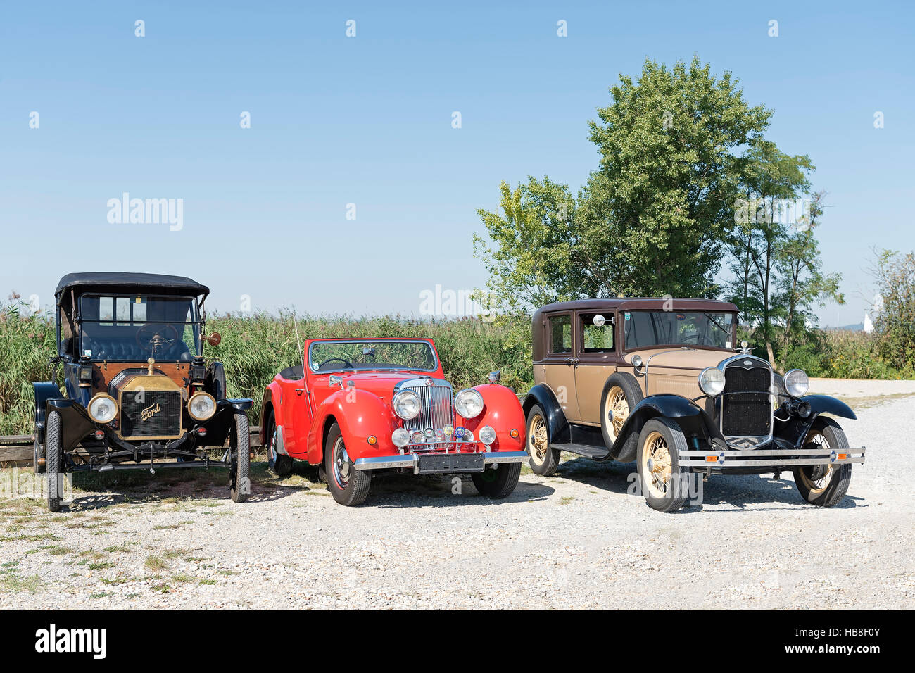 Ford T, 1913, Triumph Roadster, 1948 et Ford A, 1930 Banque D'Images
