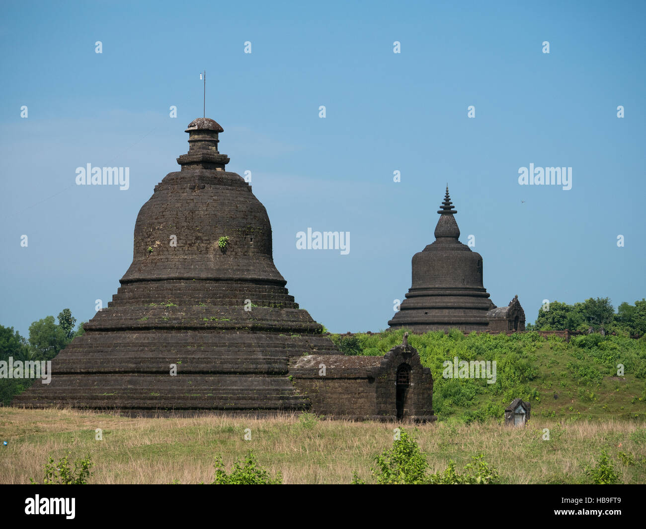 Nyi-Daw Thara-Pabbata et pagodes de Mrauk U, l'Etat de Rakhine. Banque D'Images