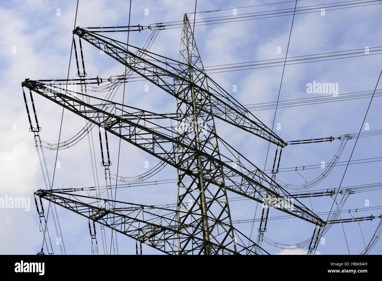 Image vectorielle Electricité - Types de pylônes à très haute tension | Adobe