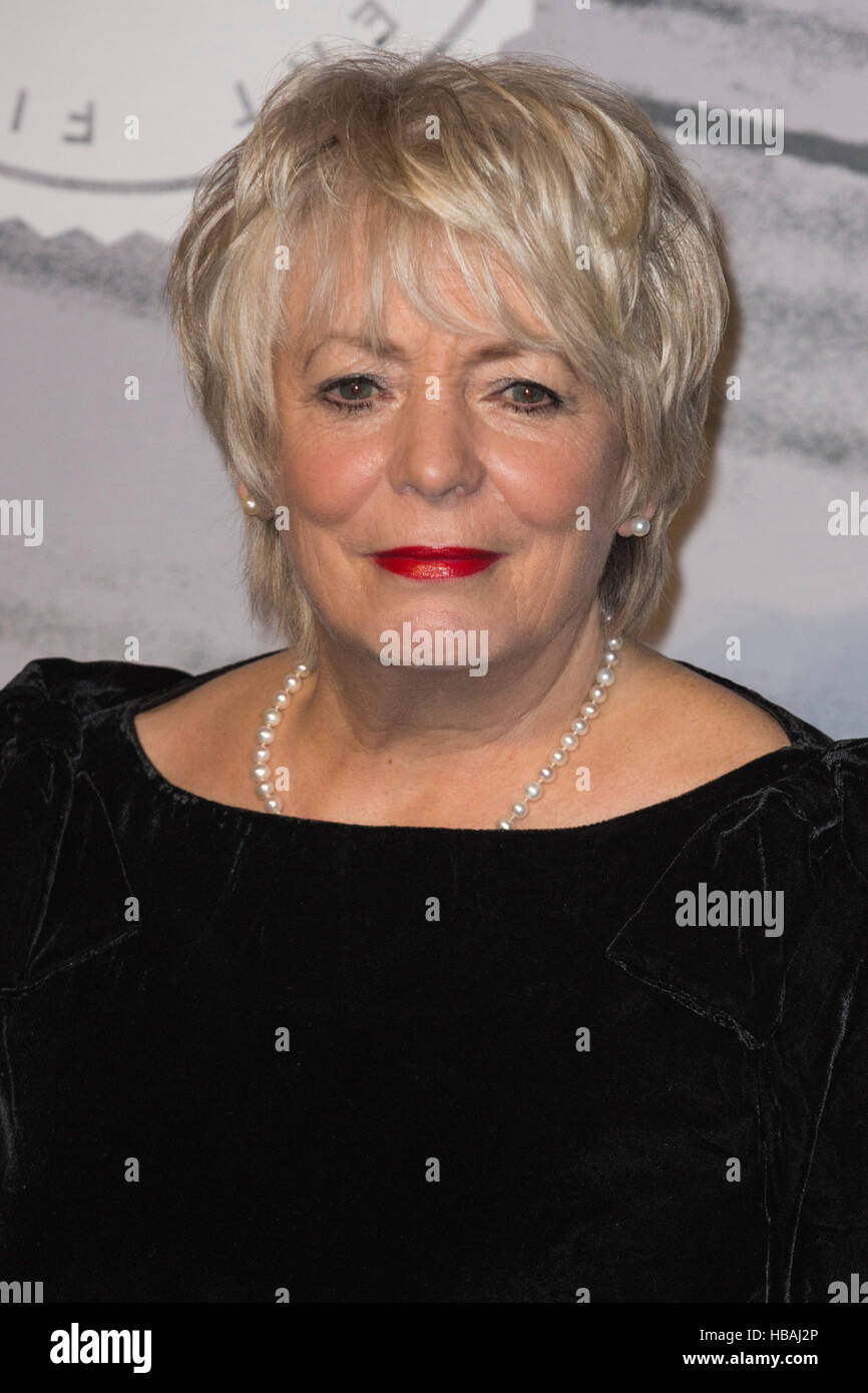 Londres, Royaume-Uni. 4 décembre 2016. L'actrice Alison Steadman. Tapis rouge pour les arrivées 2016 British Independent Film Awards au Old Billingsgate. Banque D'Images