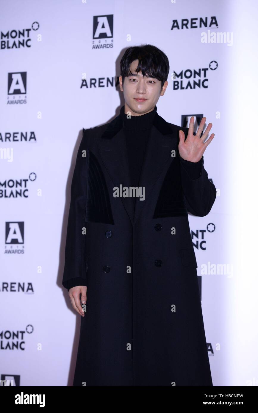 Séoul, Corée. Le 06 Dec 2016. Cha Seung Won et Kang-joon Seo assister à un 2016-Awards à Séoul, Corée, le 06 décembre 2016.(La Chine et la Corée, de l'homme) © TopPhoto/Alamy Live News Banque D'Images