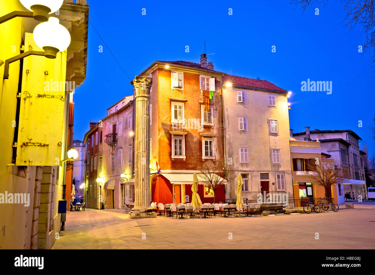 Ville de Zadar square soir vue, Dalmatie, Croatie Banque D'Images