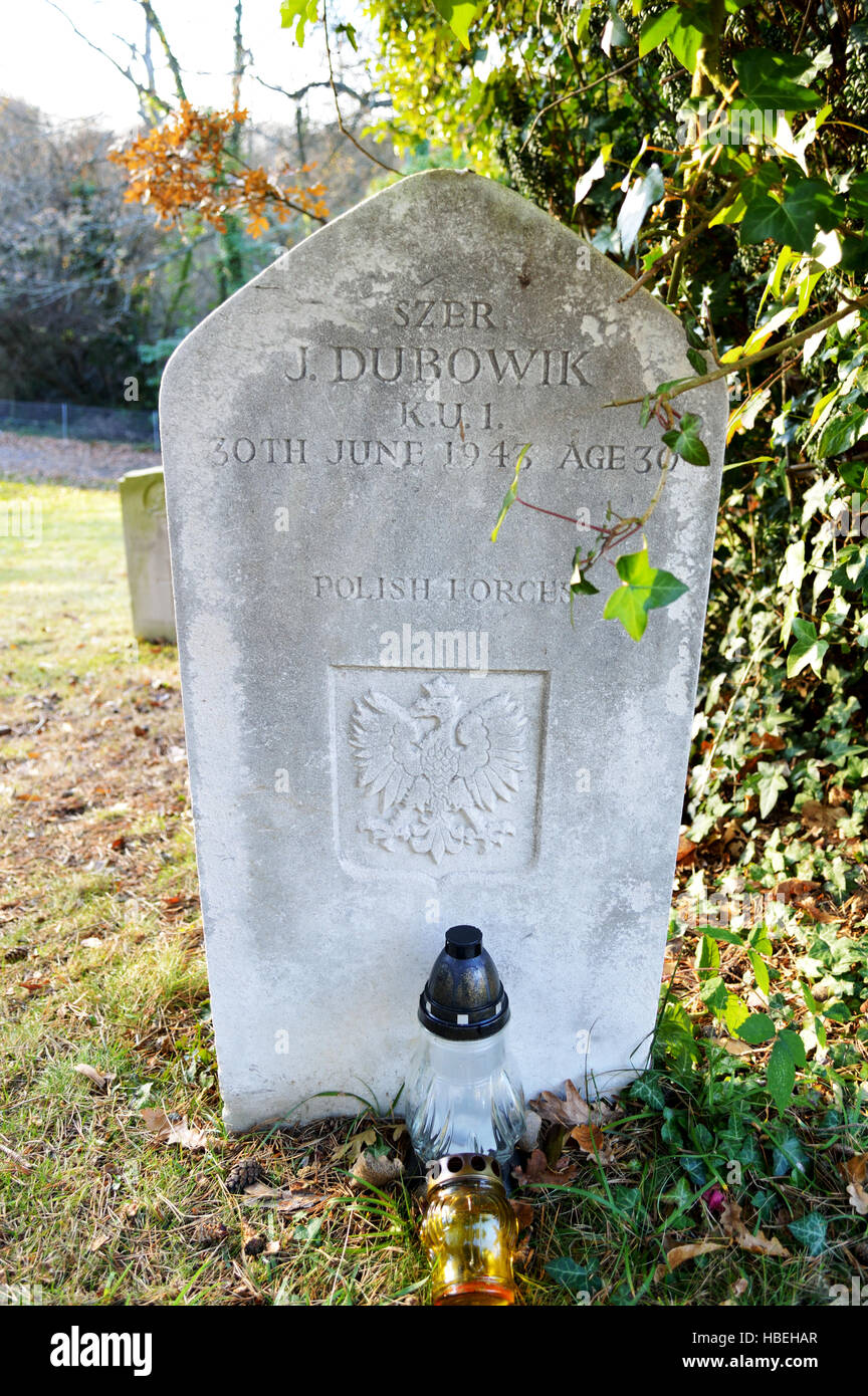 Tombe d'un soldat polonais tombés lors de la SECONDE GUERRE MONDIALE, photo prise au cimetière militaire de Netley Banque D'Images