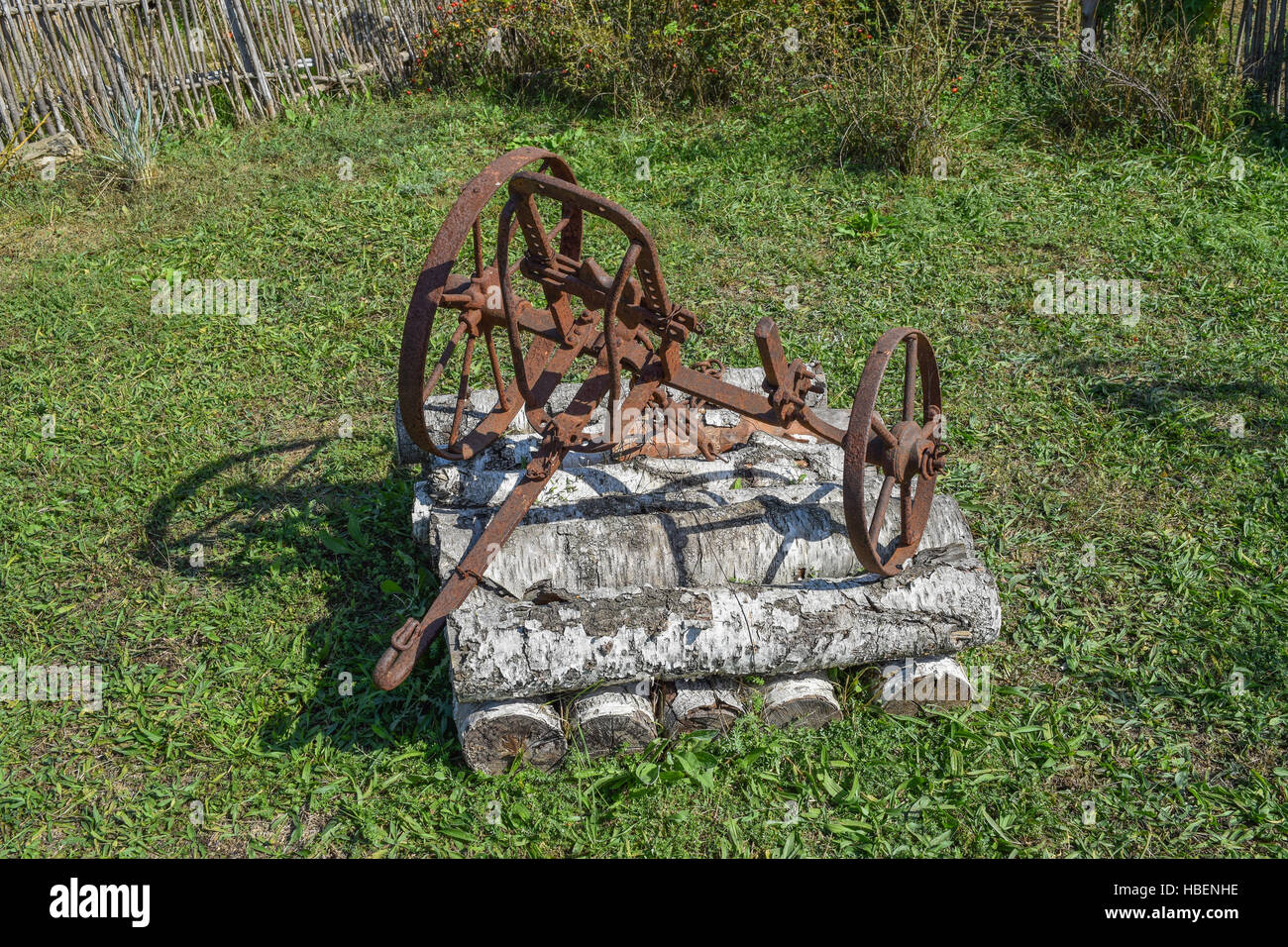 L'ancien fer à repasser charrue pour creuser le jardin Banque D'Images