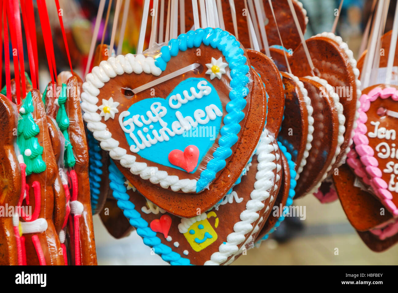 MUNICH - 30 novembre : d'épices en forme de coeur pour Noël le 30 novembre 2015 à Munich, Allemagne Banque D'Images