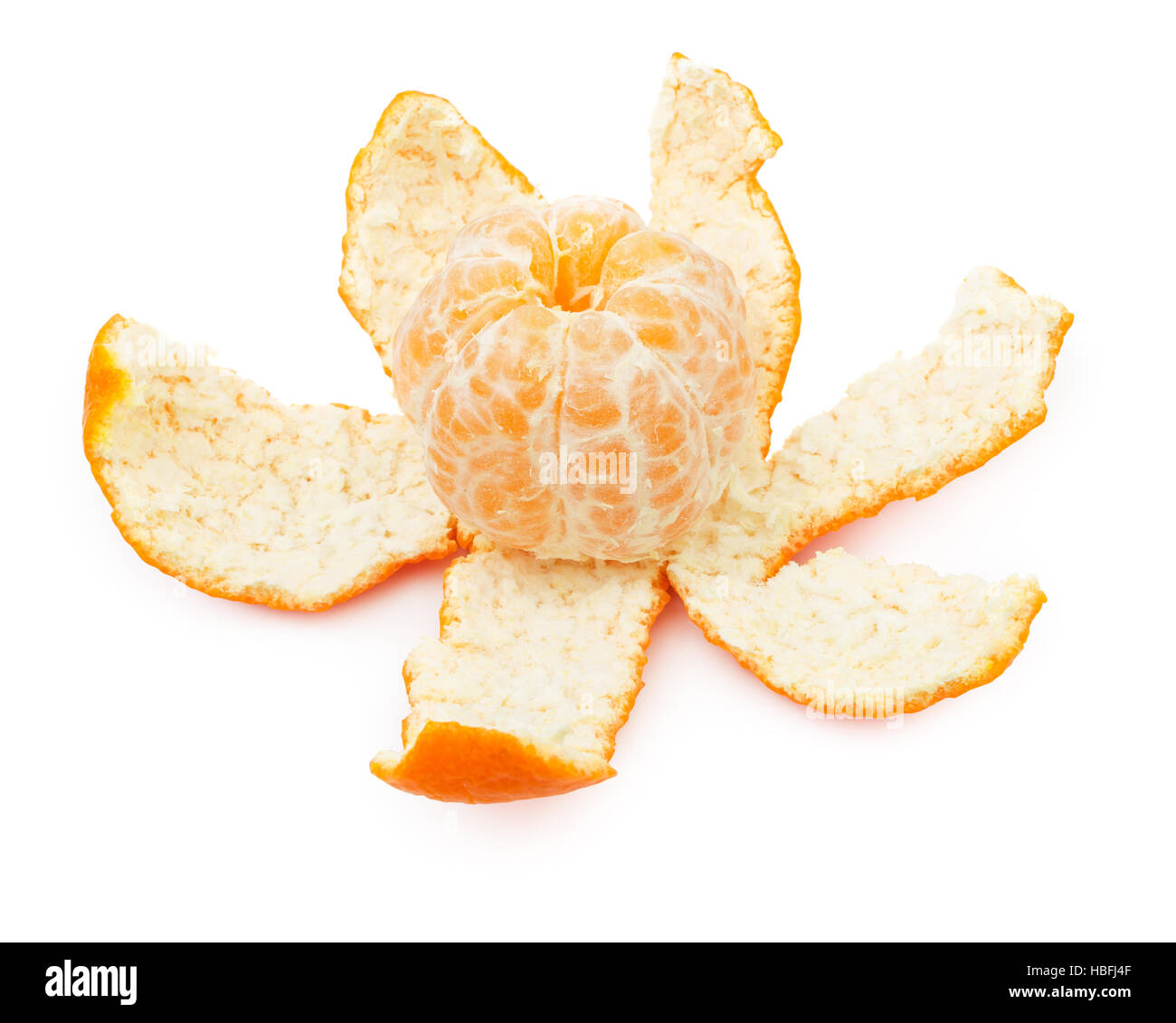 Peeled tangerine ou mandarin fruits isolés sur fond blanc Clémentine. Banque D'Images