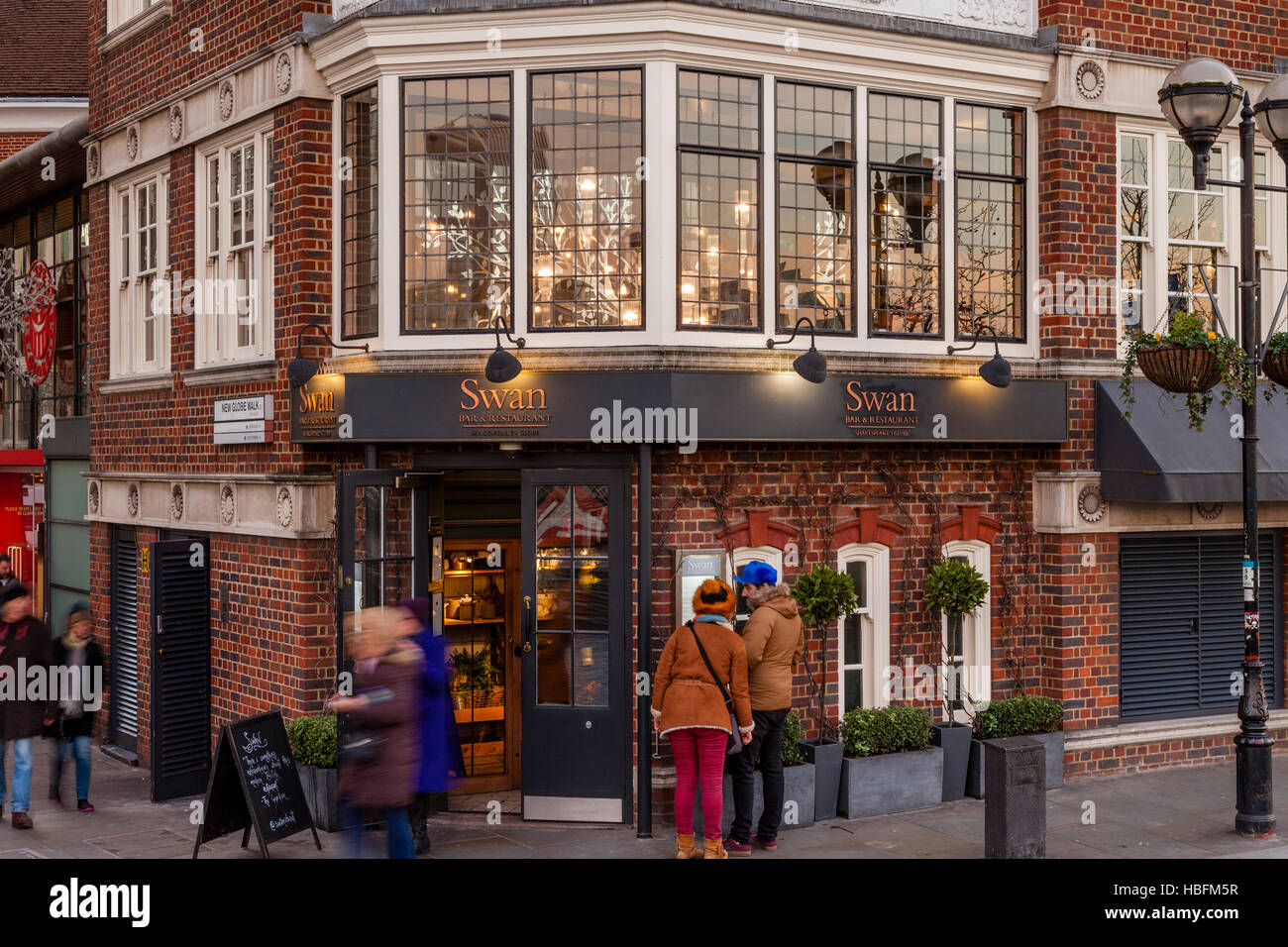 Le Cygne - Bar/Restaurant dans Shakespeare's Globe, Bankside, Londres, Angleterre Banque D'Images