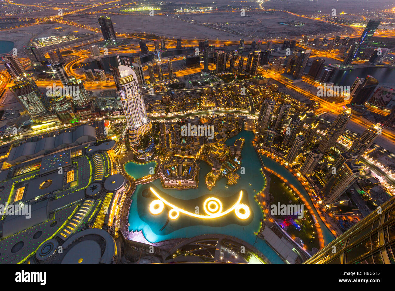 Vue Depuis La Terrasse D observation De Burj Khalifa Dubai Fountain vue-depuis-la-terrasse-d-observation-de-burj-khalifa-dubai-fountain