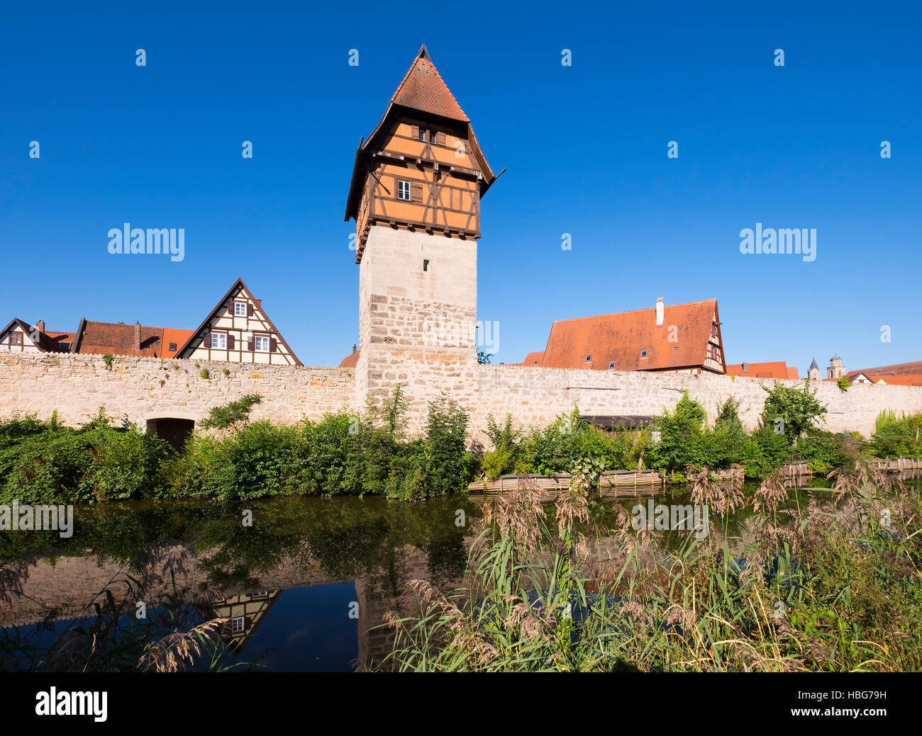 Rivière Wörnitz, mur de ville remparts, Dinkelsbühl, Middle Franconia, Franconia, Bavaria, Germany Banque D'Images